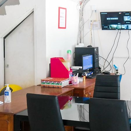 Reddoorz At Jalan Somba Opu Losari Makassar Extérieur photo