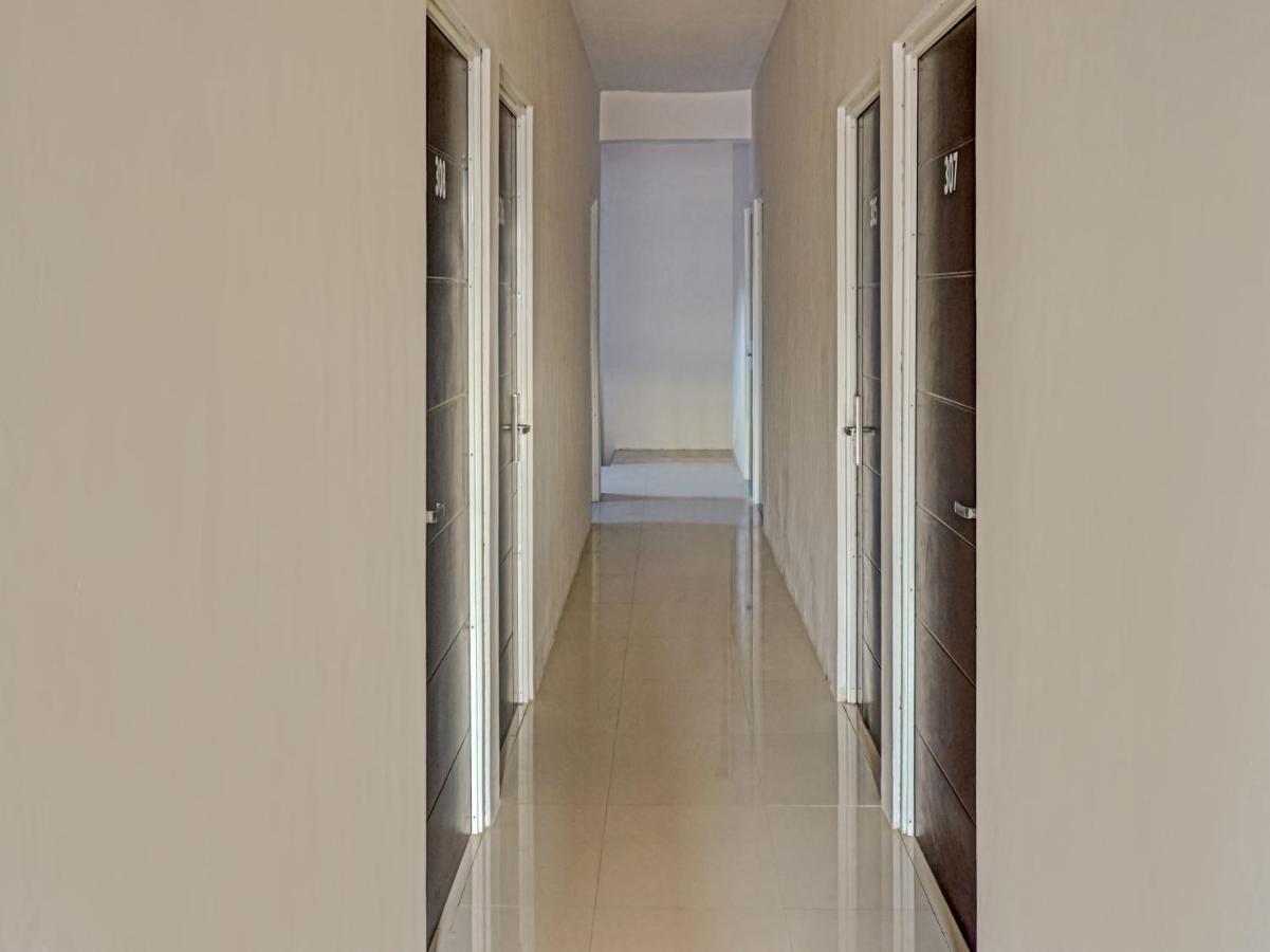 Reddoorz At Jalan Somba Opu Losari Makassar Extérieur photo