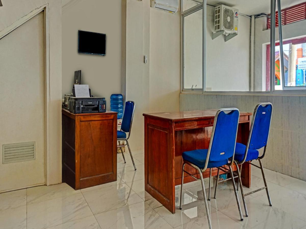 Reddoorz At Jalan Somba Opu Losari Makassar Extérieur photo