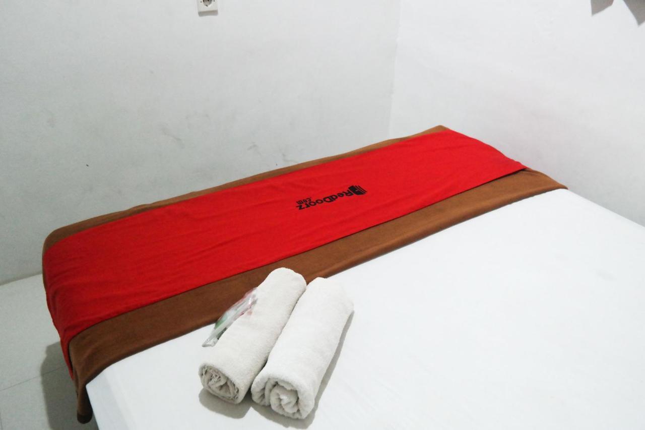 Reddoorz At Jalan Somba Opu Losari Makassar Extérieur photo