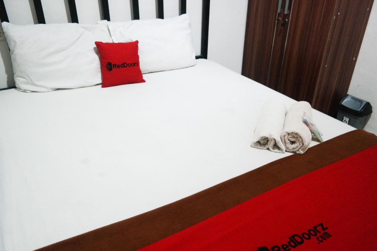 Reddoorz At Jalan Somba Opu Losari Makassar Extérieur photo