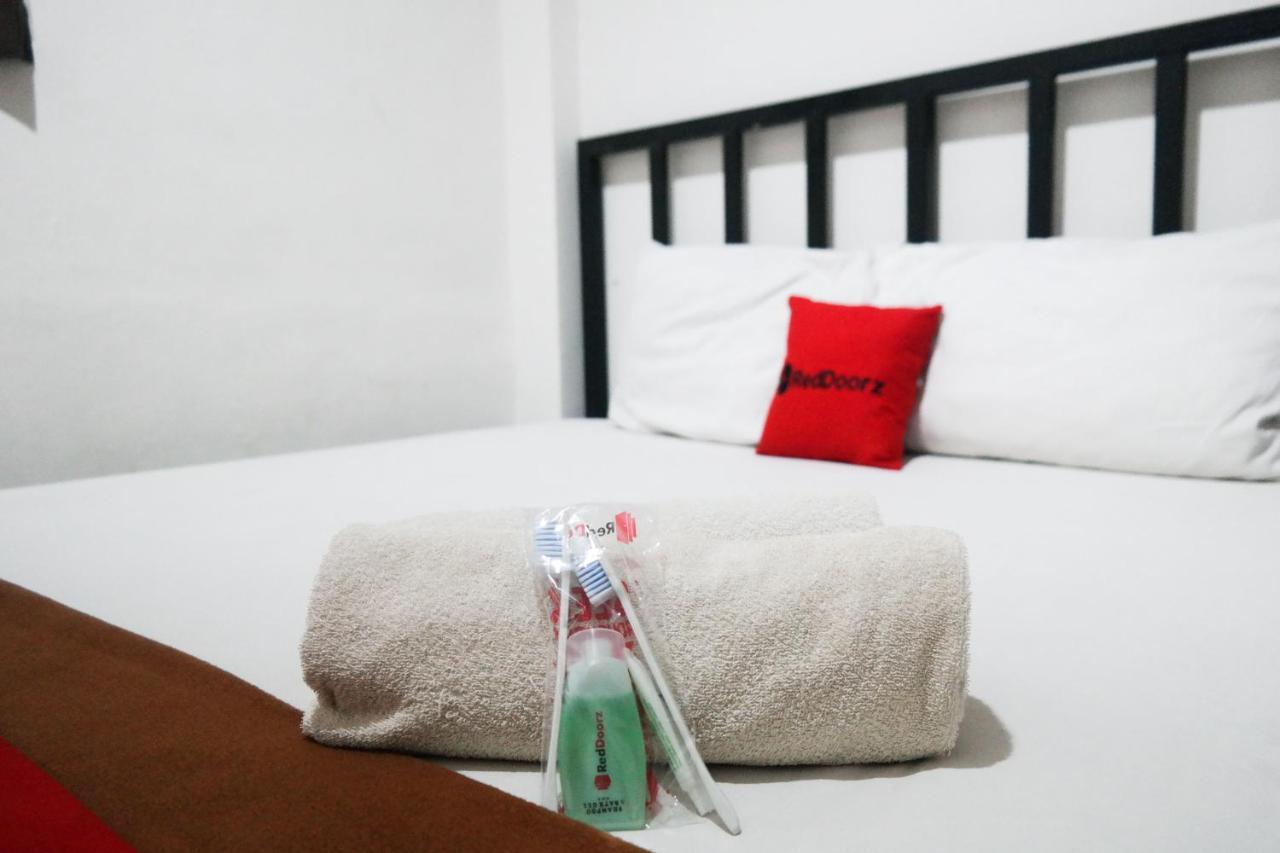 Reddoorz At Jalan Somba Opu Losari Makassar Extérieur photo