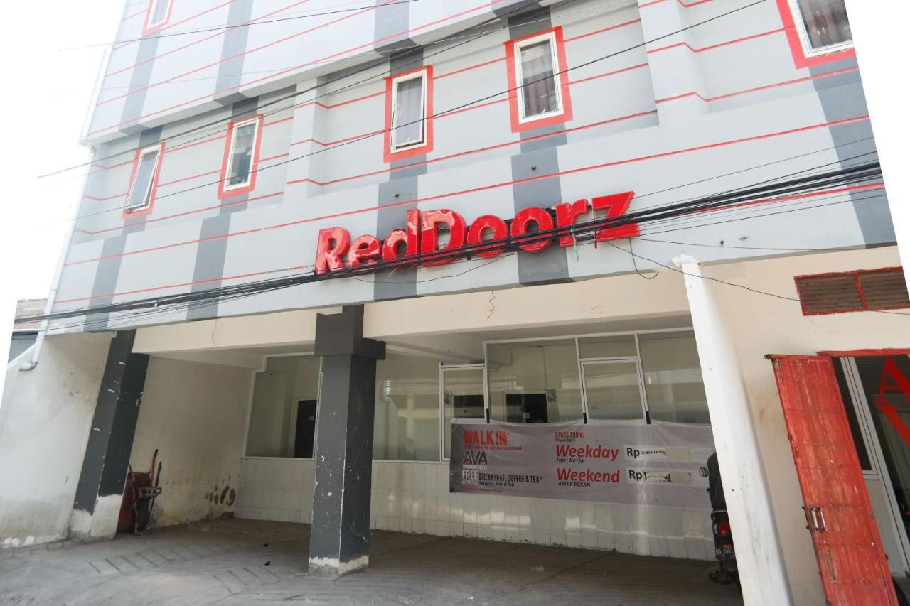 Reddoorz At Jalan Somba Opu Losari Makassar Extérieur photo