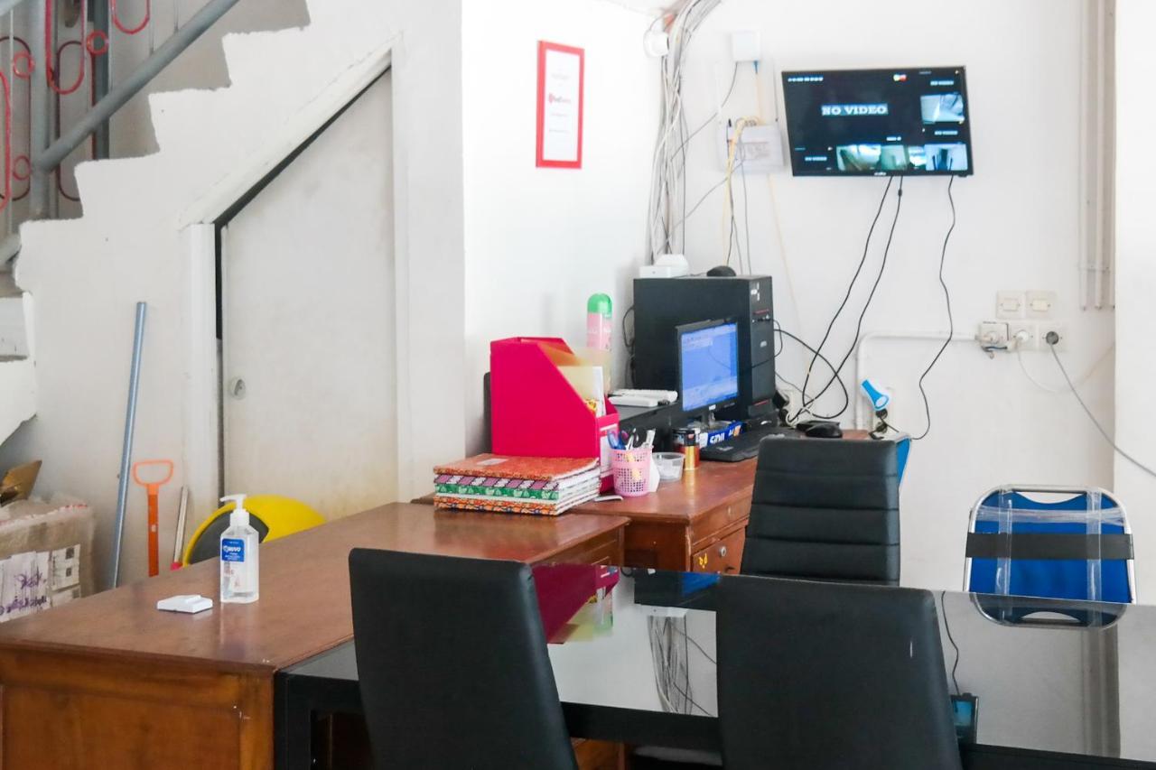 Reddoorz At Jalan Somba Opu Losari Makassar Extérieur photo