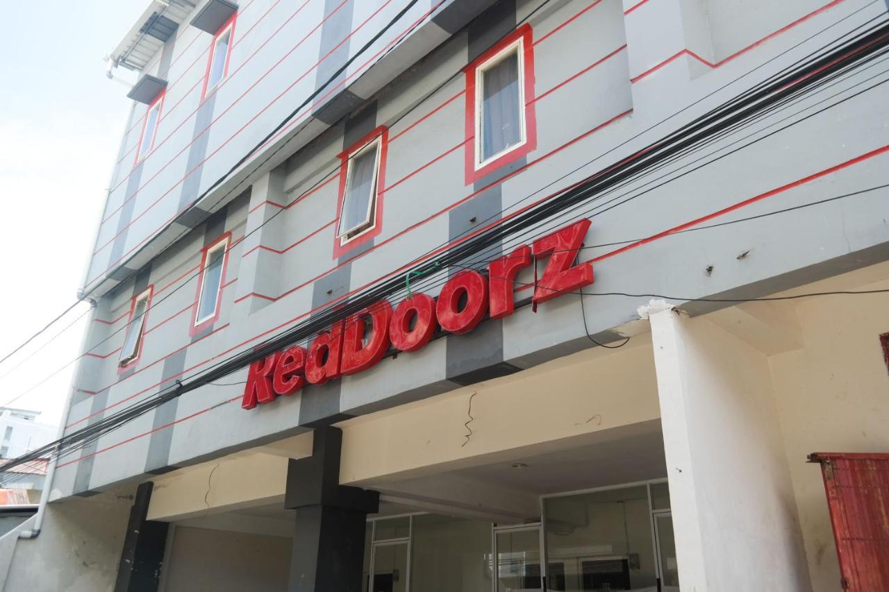 Reddoorz At Jalan Somba Opu Losari Makassar Extérieur photo