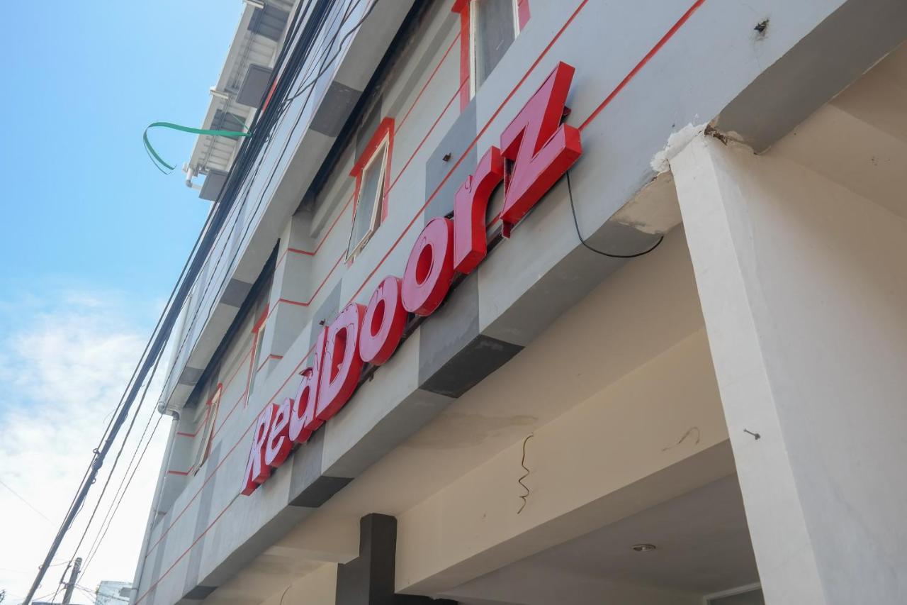 Reddoorz At Jalan Somba Opu Losari Makassar Extérieur photo